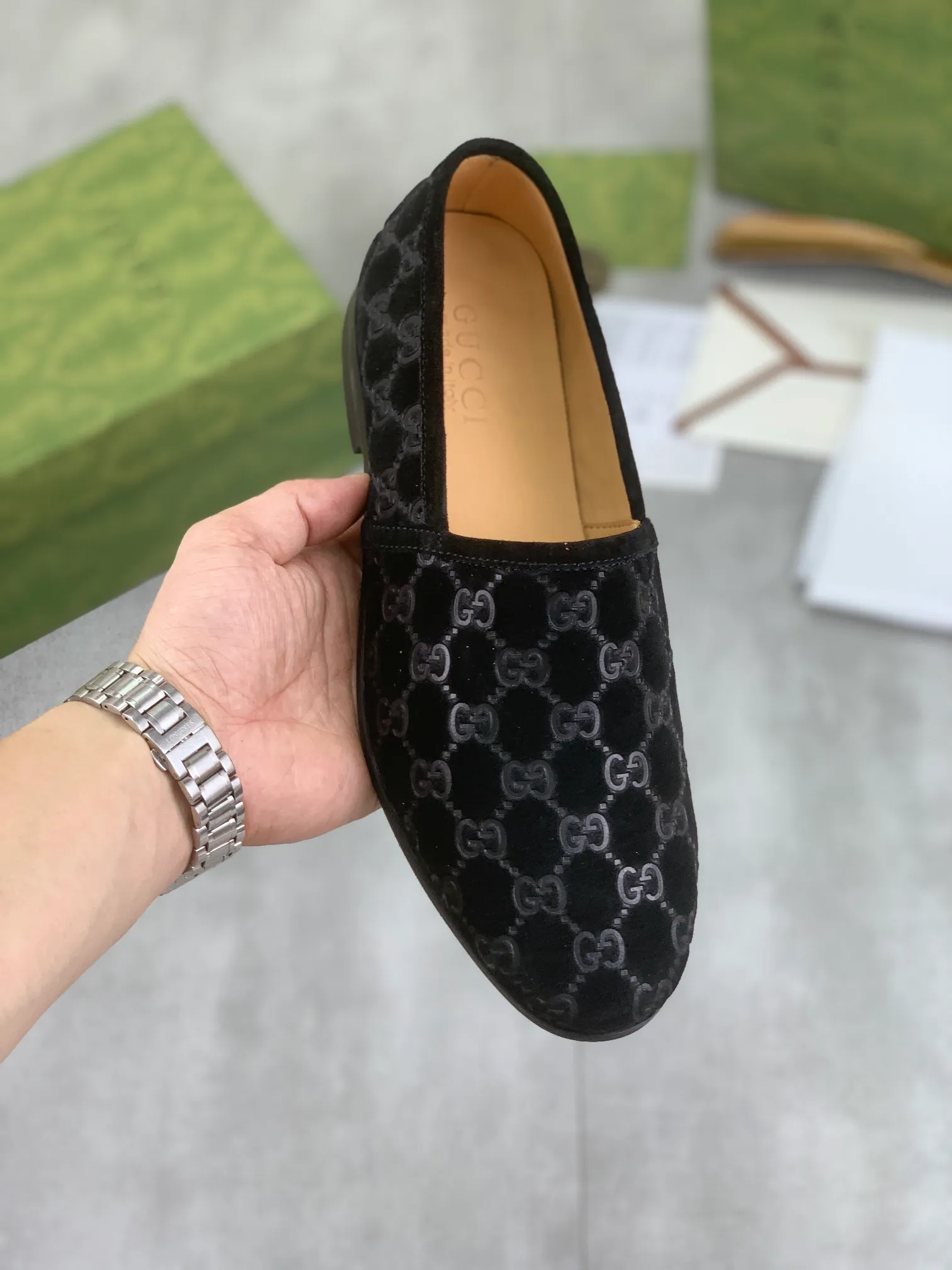 Men's Men's Shoes 💰P500💰【New Style】Water-dyed Niuli Gucci's most popular selection of lazy slip-on leather shoes (Gucci) official website latest Gucci lazy leather shoes, hot style 💥 simple and elegant style, exclusive for trendy men. Unique official website latest brand original double G embossing Elements 👑 Original Gucci decoration, fashionable and elegant, fabric original calfskin ✅ fully imported first-layer cowhide lining, official website designated wear-resistant, rubber business outsole, classic model taken at the counter in real life 🎬38-44 Various colors available